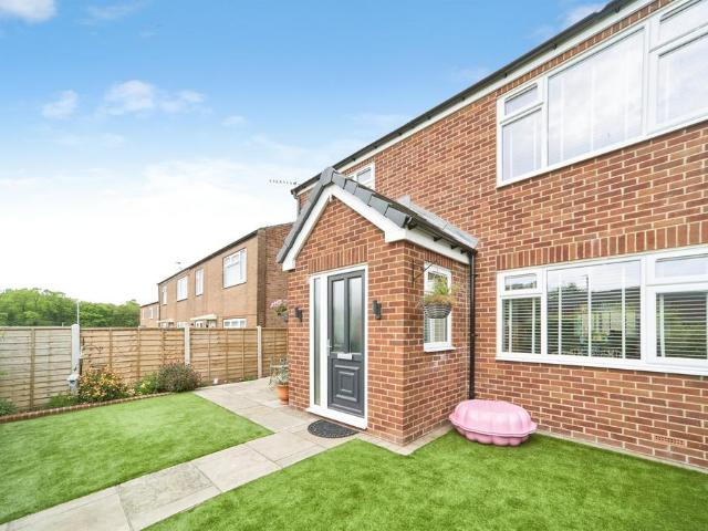 House for sale in Shaw Lane, Guiseley