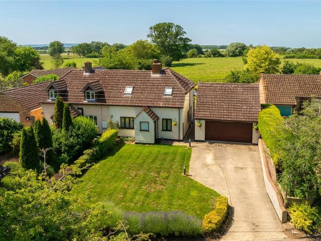 House for sale in Stone with Bishopstone and Hartwell, Buckinghamshire