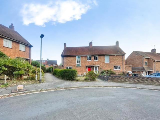 House for sale in Leavesden, Three Rivers