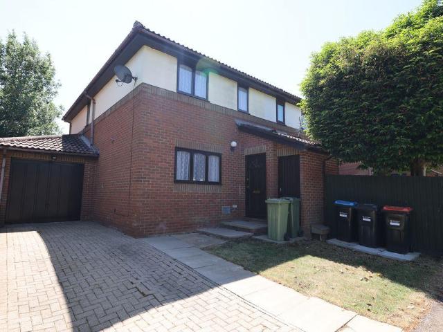 House for sale in Fenny Stratford, Milton Keynes