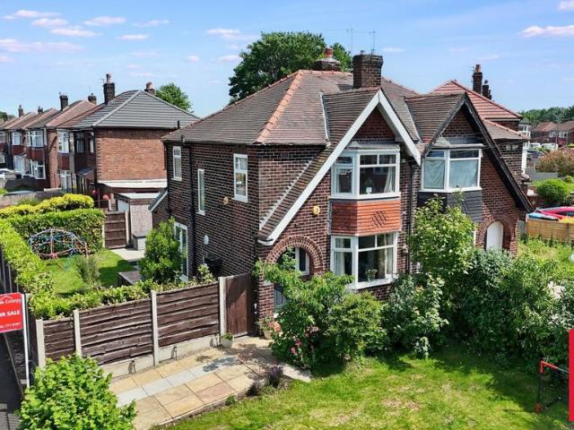 House for sale in Moorside, Salford