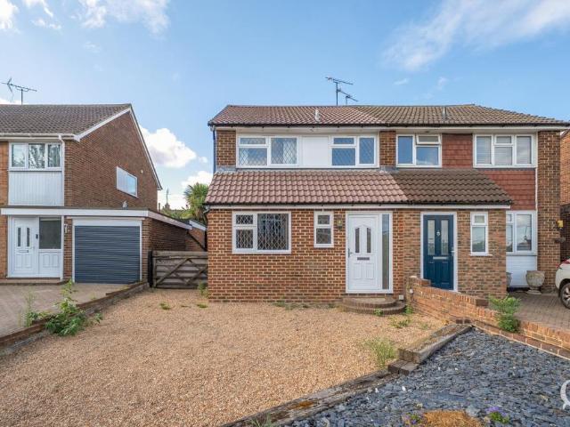 House for sale in Oad Street, Kent