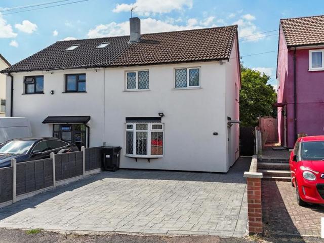 House for sale in Thurnby Lodge, Leicester