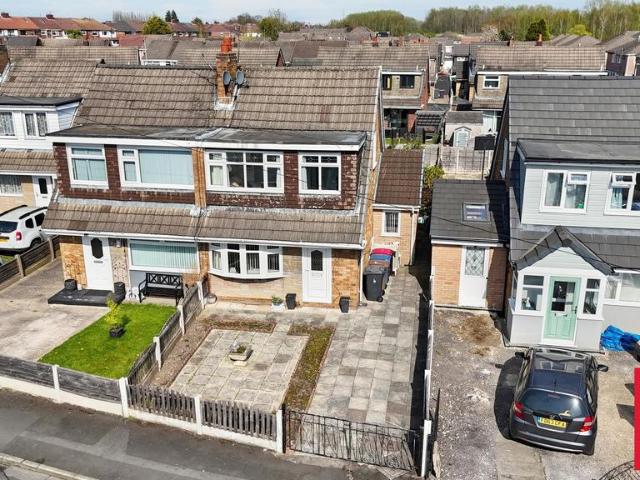House for sale in Higher Irlam, Salford