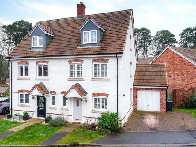 House for sale in Burghfield Common, West Berkshire