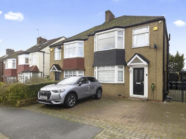 House for sale in High Barnet, Greater London