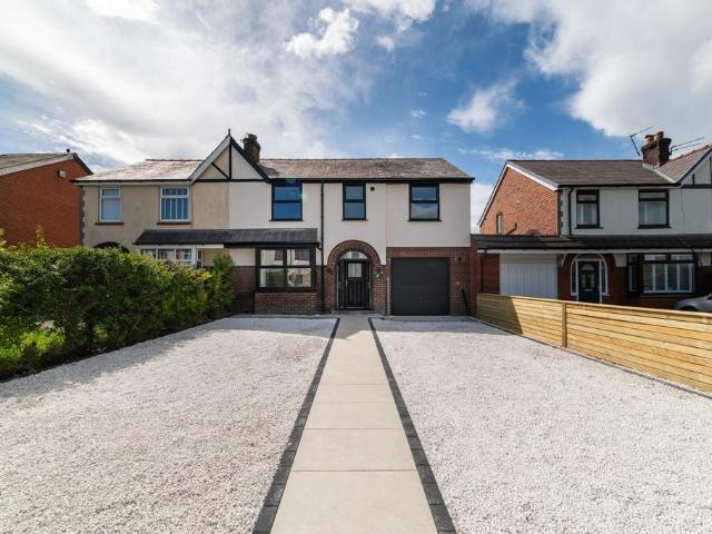 House for sale in Roby Mill, Lancashire