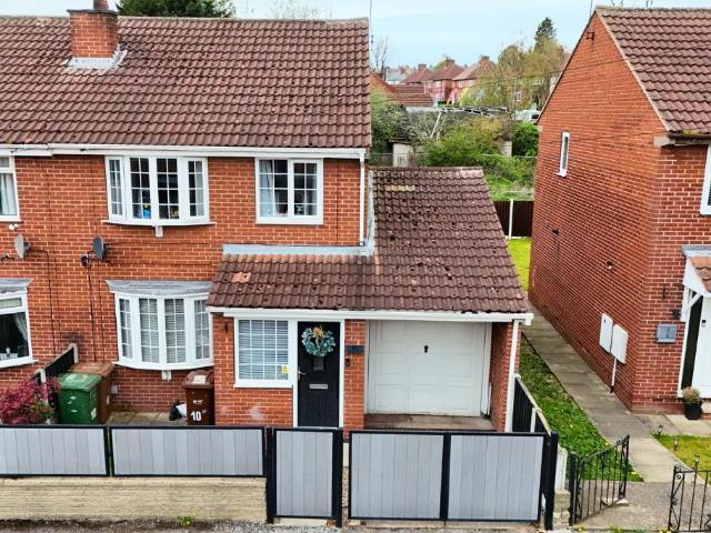 House for sale in South Kirkby and Moorthorpe, South Kirkby