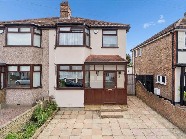 House for sale in Rush Green, Greater London