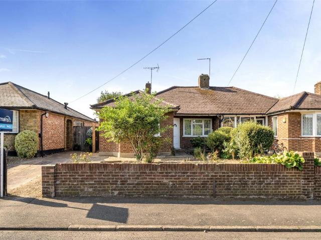 Bungalow for sale in Cowley, Greater London