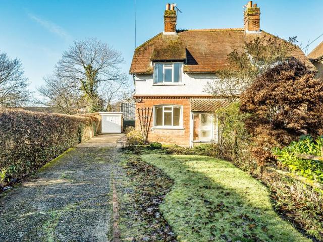 House for sale in Fole, Surrey