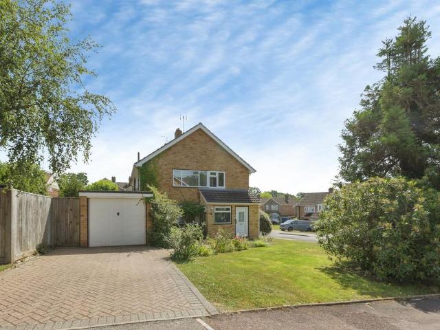 House for sale in Hawkenbury, Sandown Park