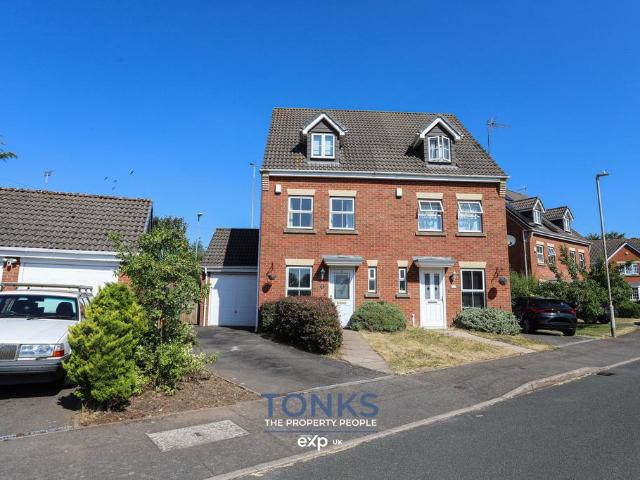 House for sale in Halesowen, West Midlands