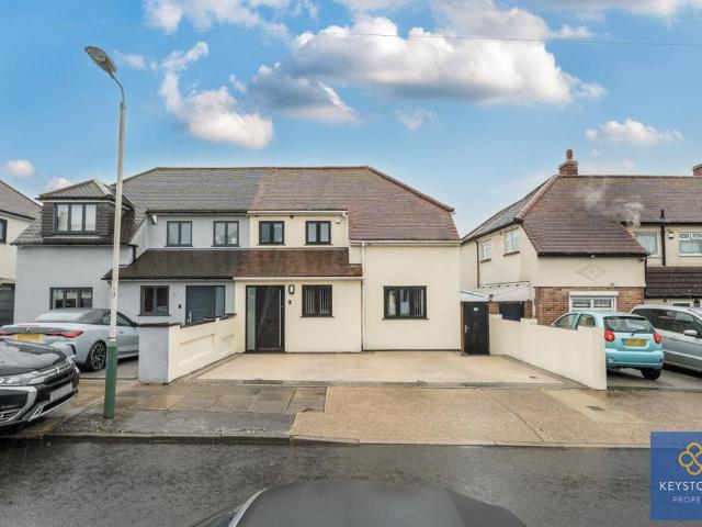 House for sale in Romford, Havering