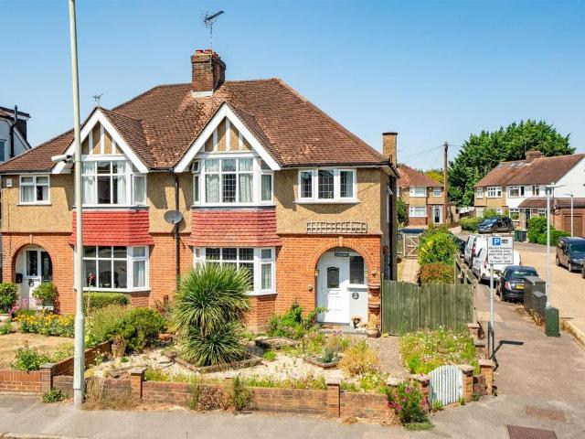 House for sale in Batchworth, Hertfordshire