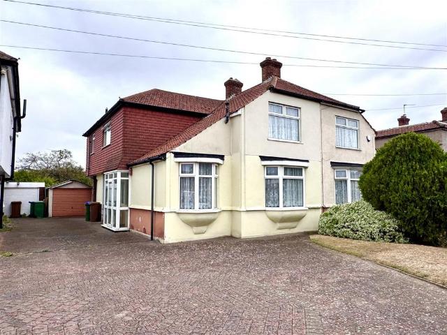 House for sale in Barnehurst, Greater London