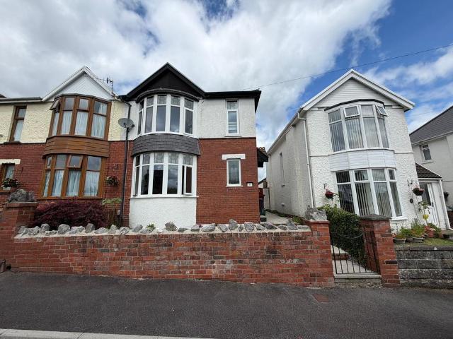 House for sale in Dyffryn Clydach, Neath Abbey