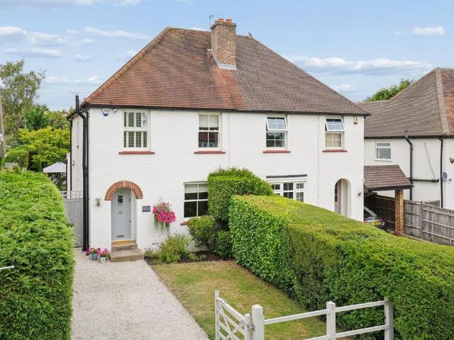 House for sale in Chalfont St. Peter, Denham