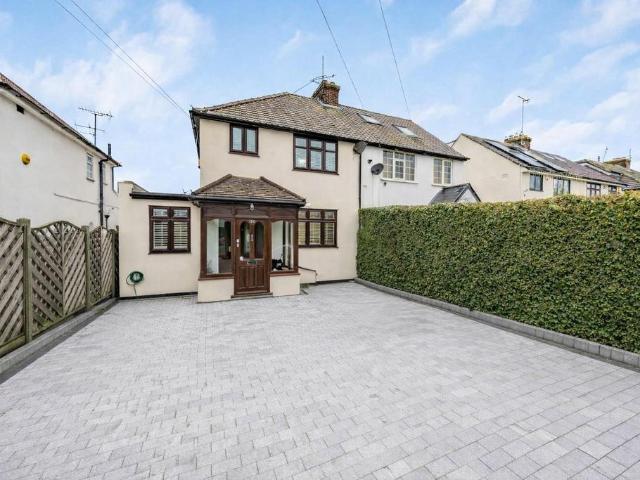 House for sale in Frogmore, Five Acres