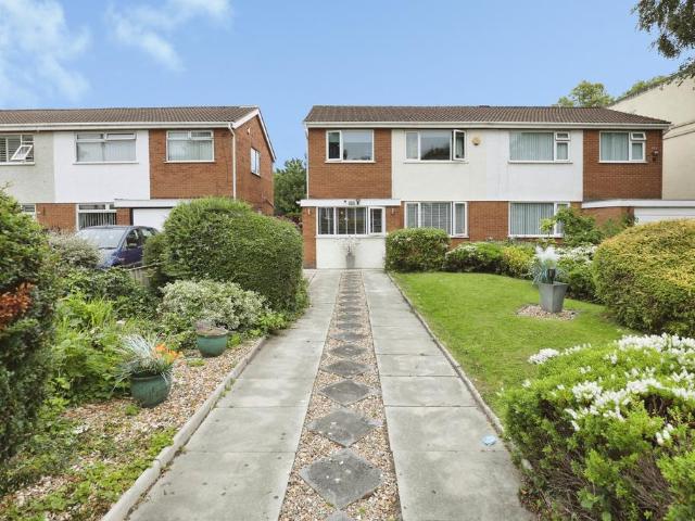 House for sale in Elm Park, Calderstones