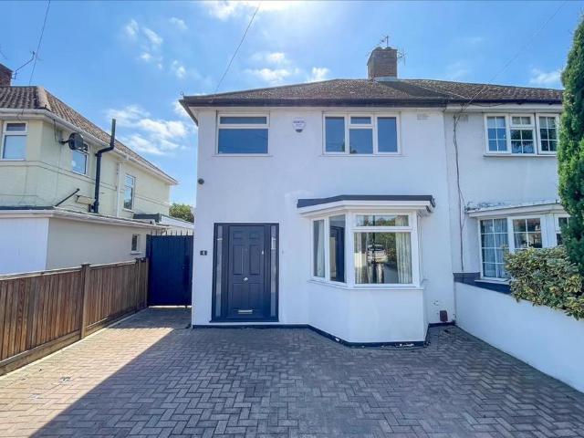House for sale in London Borough of Hounslow, Hanworth