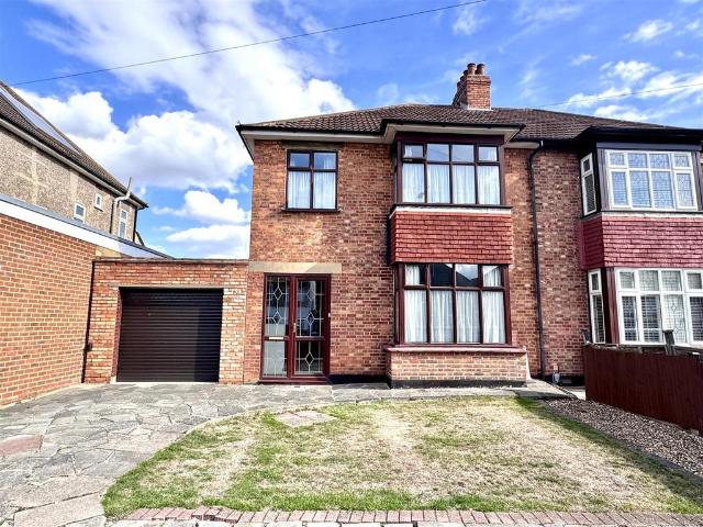 House for sale in London Borough of Bexley, Greater London