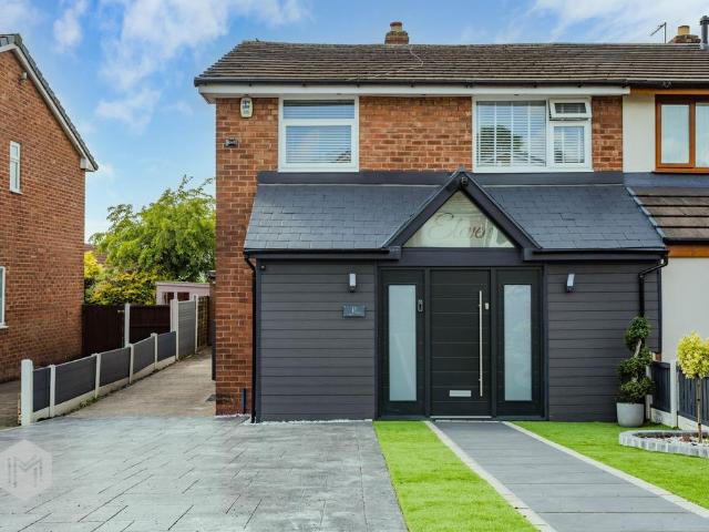 House for sale in Bradshaw, Lee Bank
