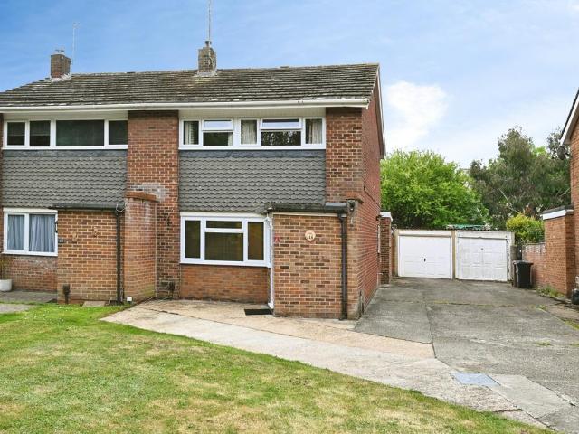 House for sale in Woodley