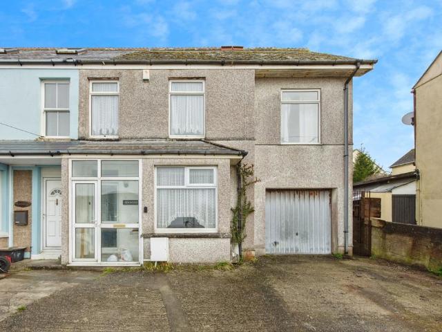 House for sale in Fraddon, Cornwall