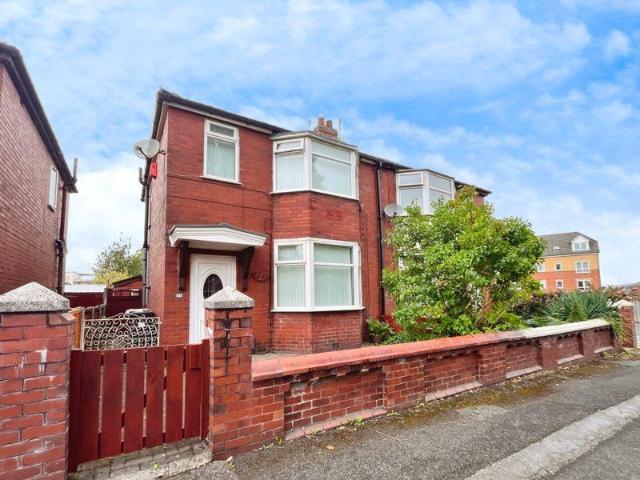 House for sale in Moses Gate, Lee Bank