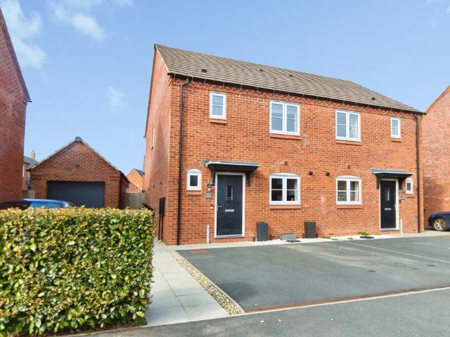 House for sale in Froggatt, East Midlands