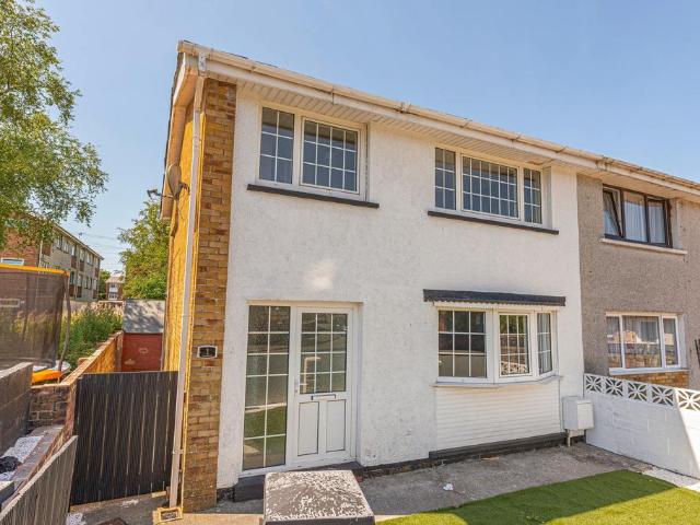 House for sale in Ynysawdre, Sarn