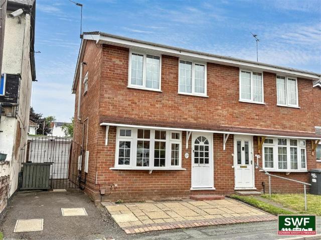 House for sale in Goldthorn Hill, West Midlands