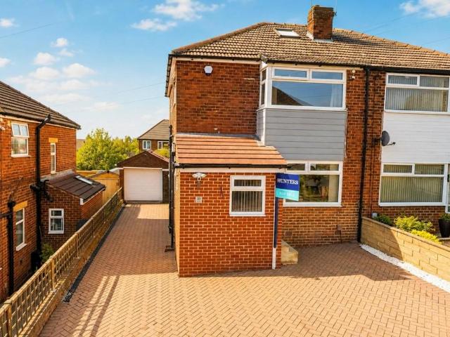 House for sale in Farsley, West Yorkshire