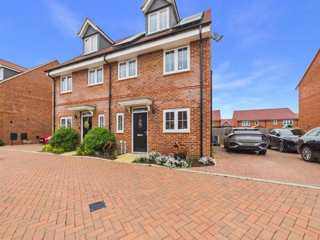 House for sale in Weston Turville, Buckinghamshire