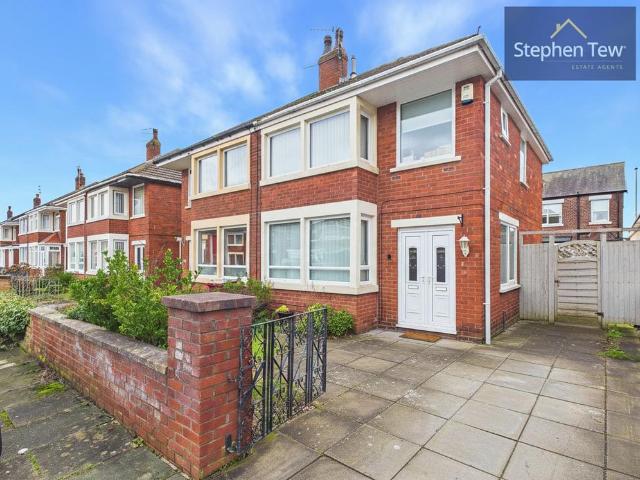House for sale in Hawes Side, Blackpool