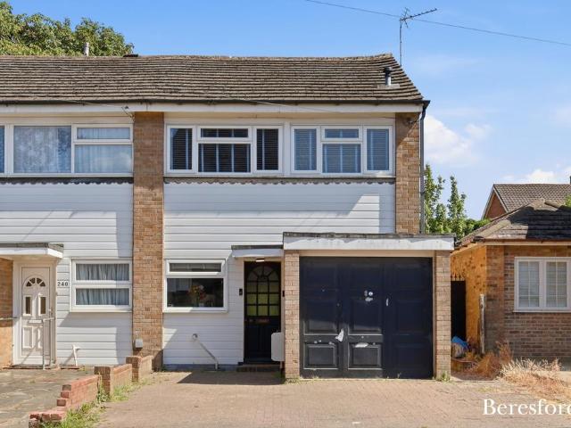 House for sale in Navestock Side, Essex