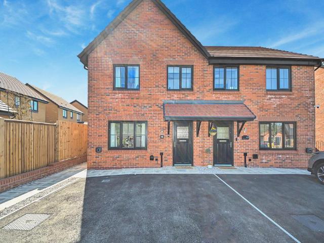 House for sale in Daisy Hill, Lee Bank