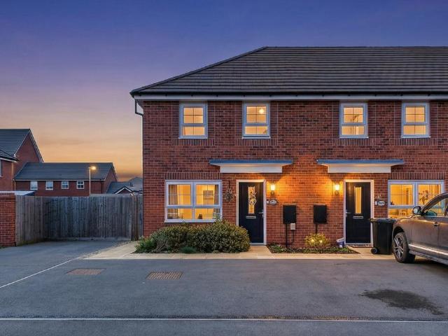 House for sale in Overslade, New Bilton