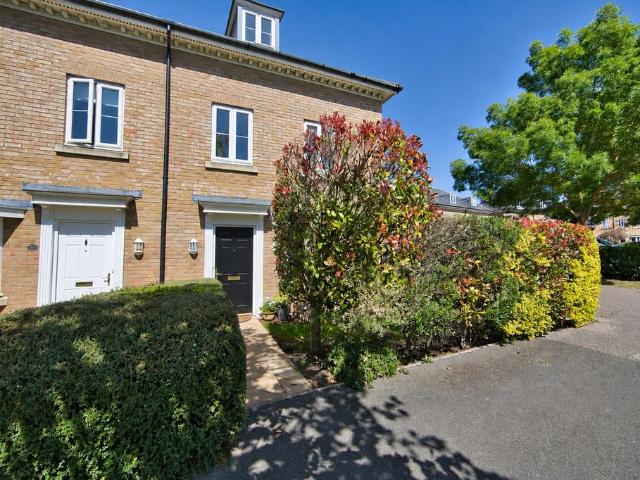 House for sale in Martyrs Field, The Bridge
