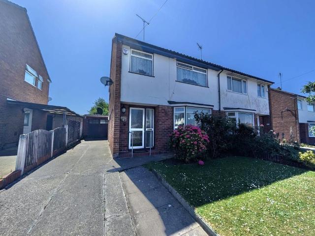 House for sale in Little Neston, West Vale