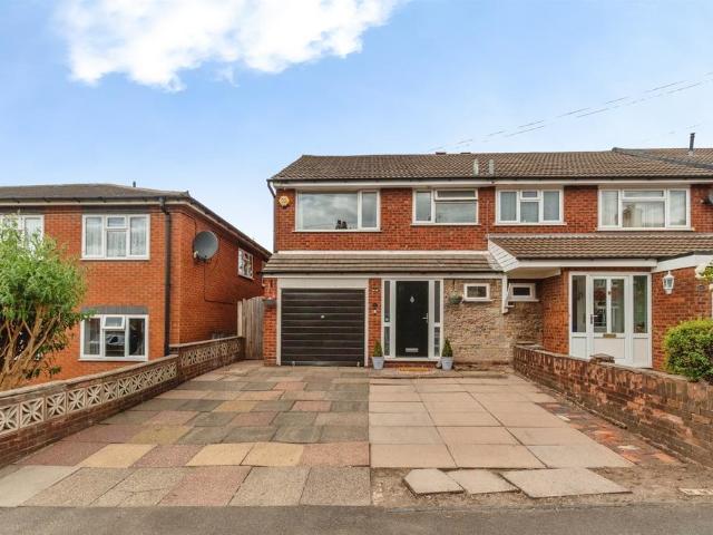 House for sale in Broomhill, Chadsmoor