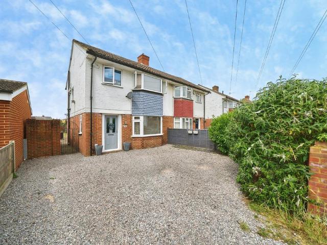 House for sale in Littleton Common, Lower Halliford