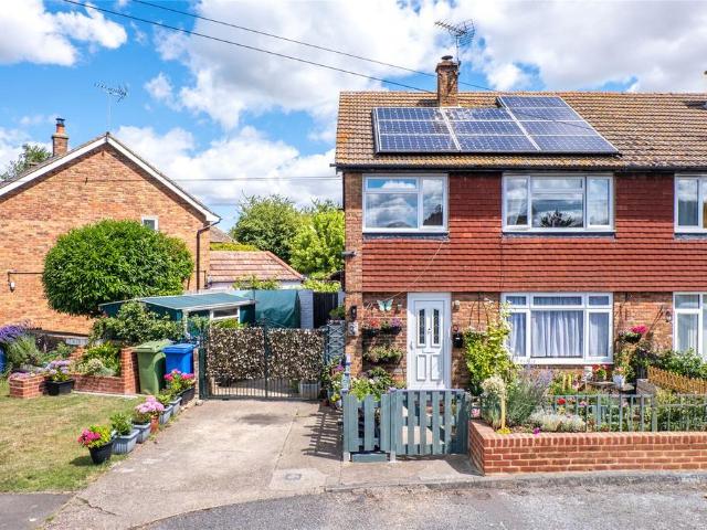 House for sale in Oad Street, Kent
