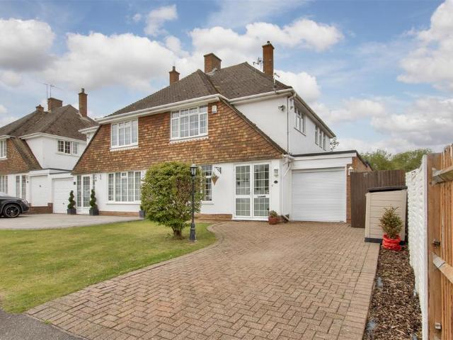 House for sale in Longfield and New Barn, Monks Orchard