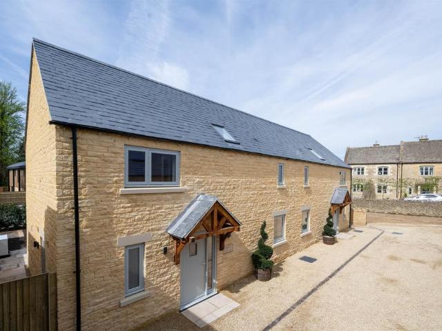 House for sale in Fossebridge, Gloucestershire