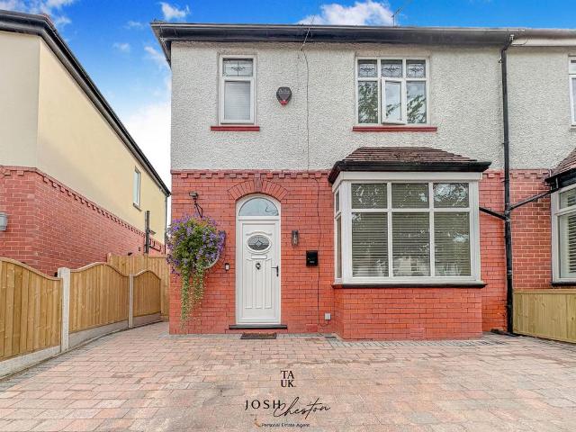House for sale in Burnedge, Greater Manchester