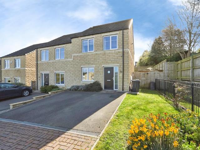 House for sale in Apperley Bridge, West Yorkshire