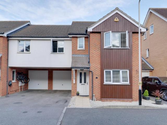 House for sale in Rainham, Greater London