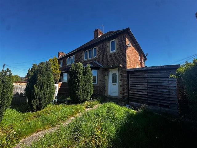 House for sale in Froggatt, East Midlands